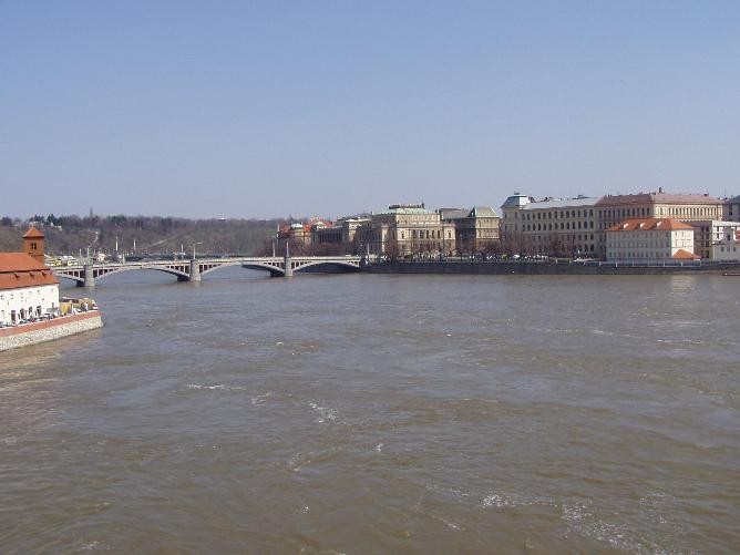 prague20060408_charles_bridge020.jpg