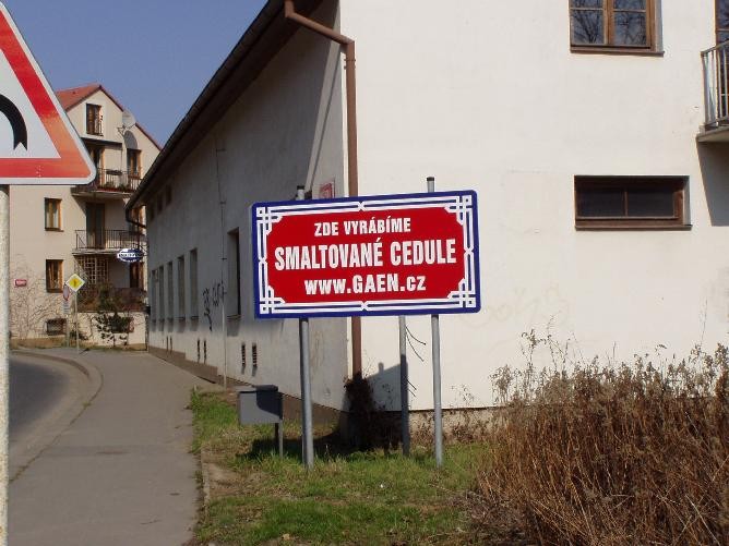 prague20060408_town_sign070.jpg